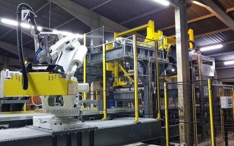 Robot brick gripper