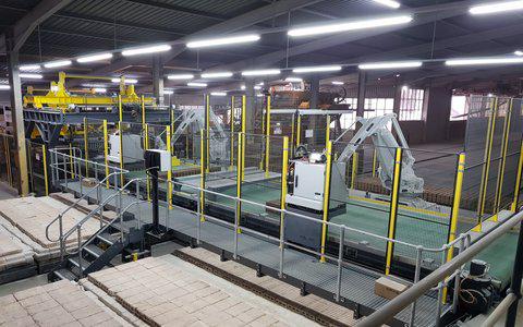 ABB robots palletising bricks